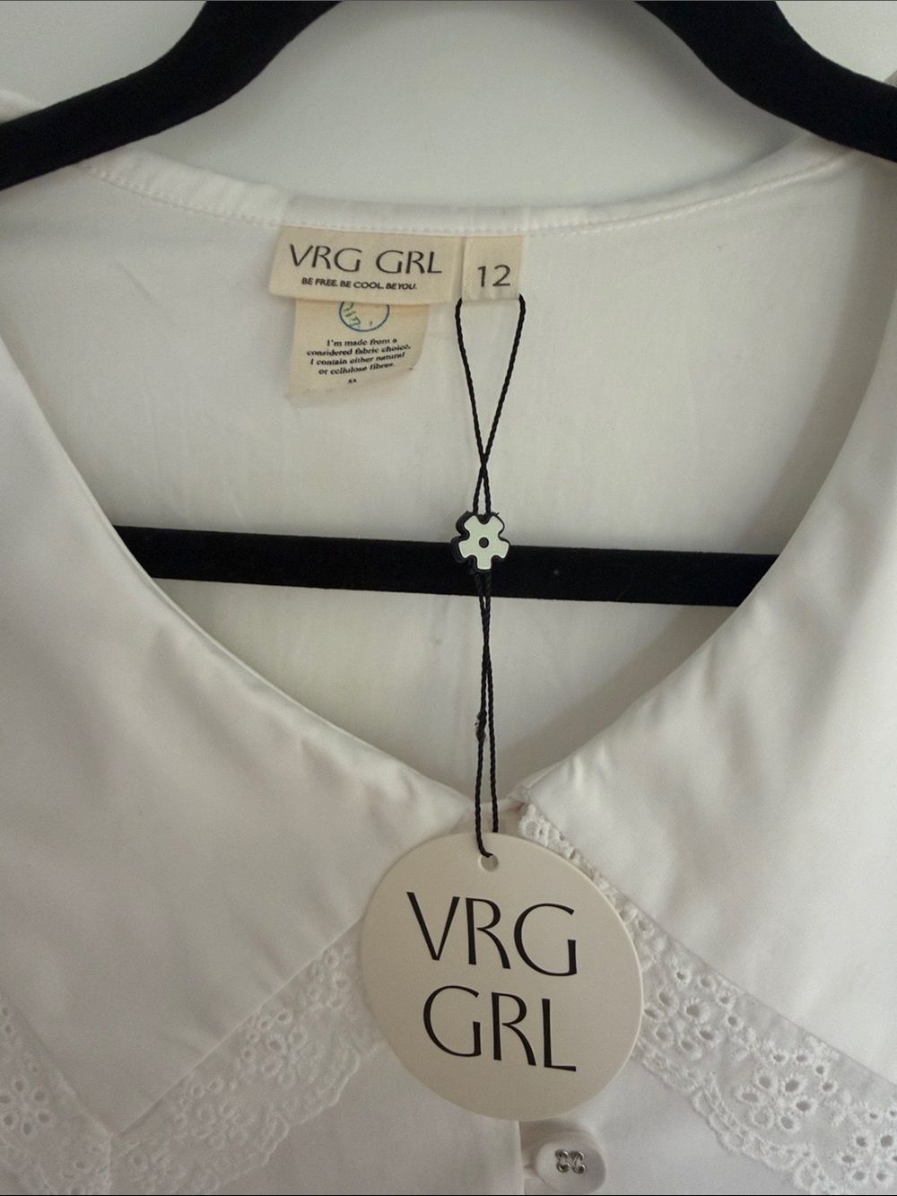 VRG GRL White Eyelet Collar Button-Up Blouse | MAE BLOUSE WHITE - Picture 2 of 5